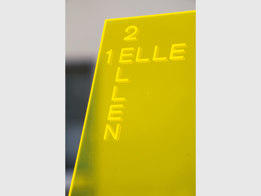 1x2 Ellen