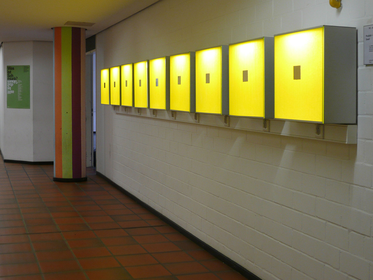 Ausstellung; Was ist Schmuck. FH Düsseldorf