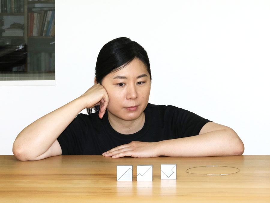 Schmückende Objekte – Divided Squares