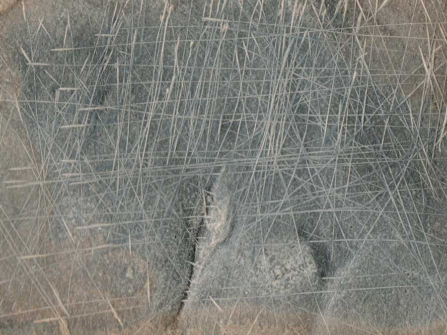 Über Handlung zum Zeichen